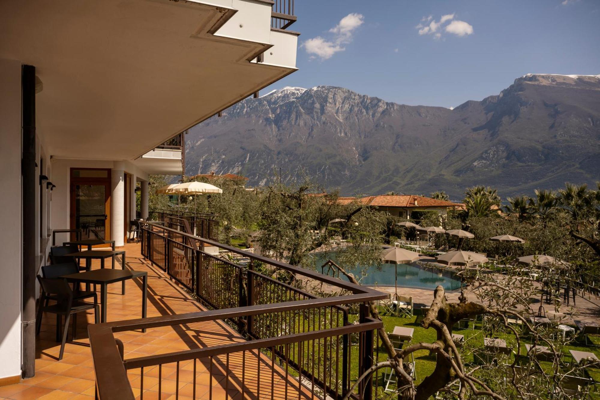 Hotel Coste ลีโมเนซุลการ์ดา ภายนอก รูปภาพ
