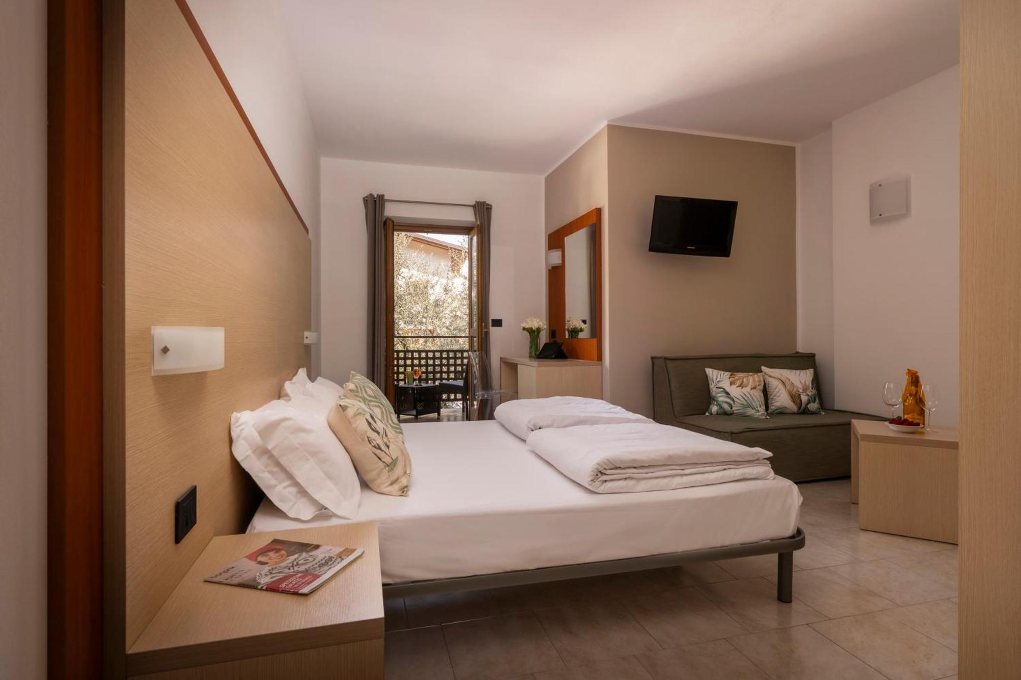 Hotel Coste ลีโมเนซุลการ์ดา ภายนอก รูปภาพ