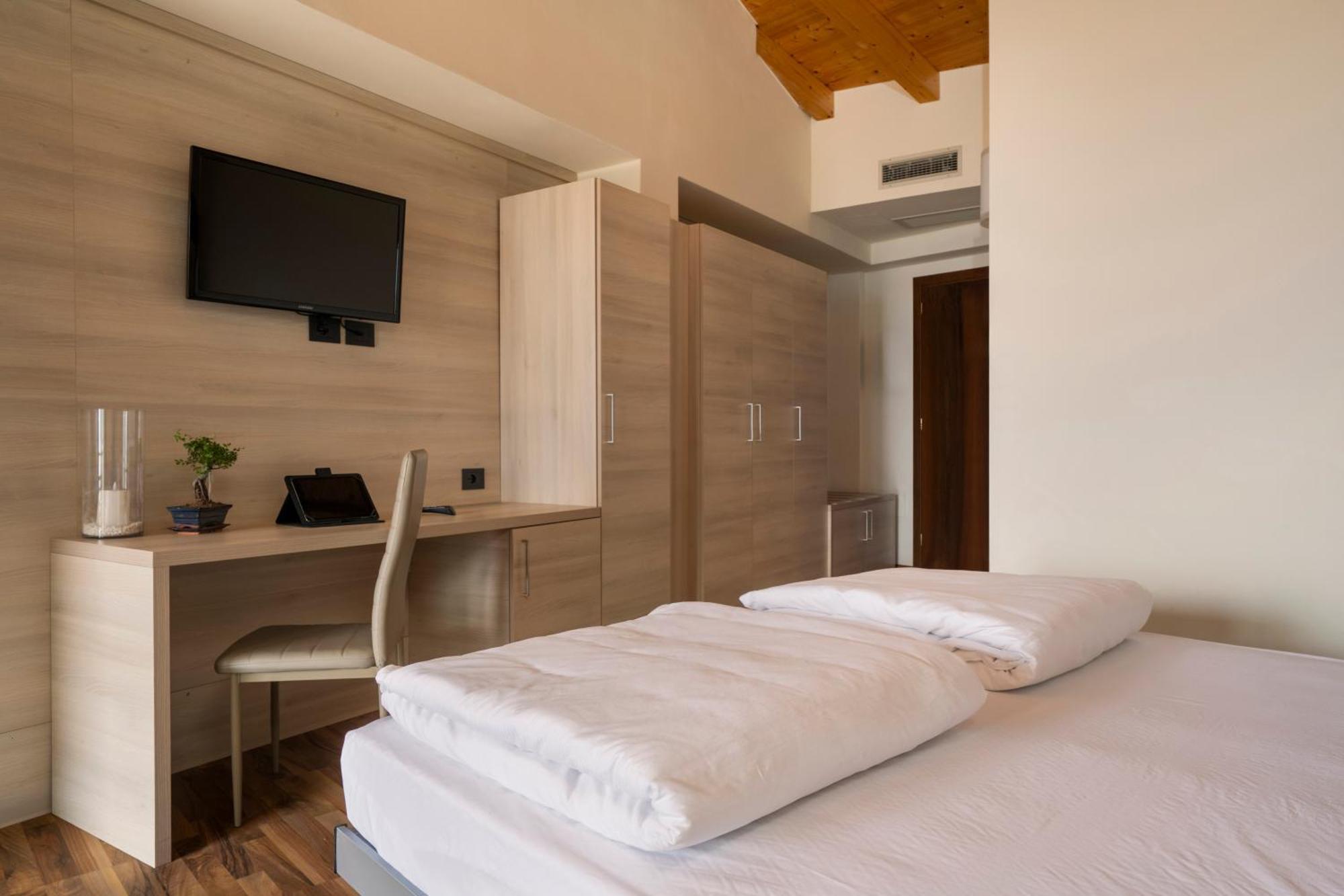 Hotel Coste ลีโมเนซุลการ์ดา ภายนอก รูปภาพ